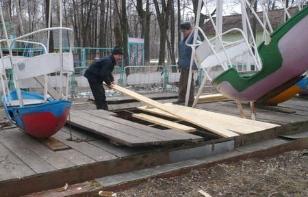 15:58 В шумерлинском городском парке культуры и отдыха началась «горячая пора» - благоустройство территории
